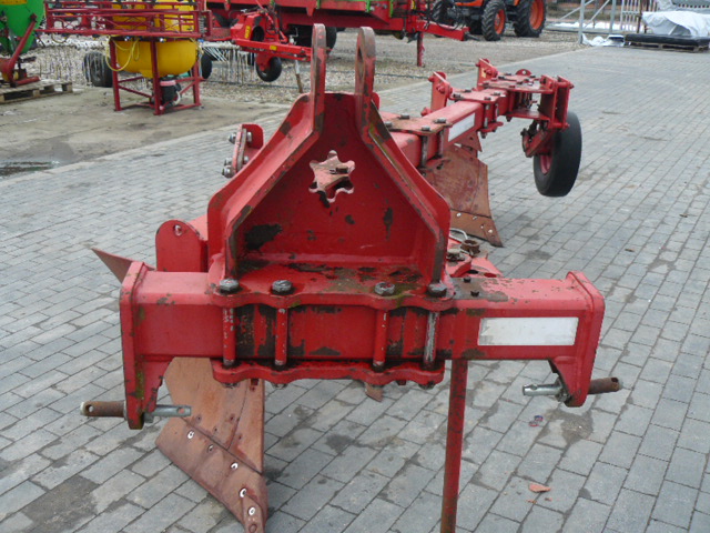 pług zagonowy sukov, zetor 4 skiby .