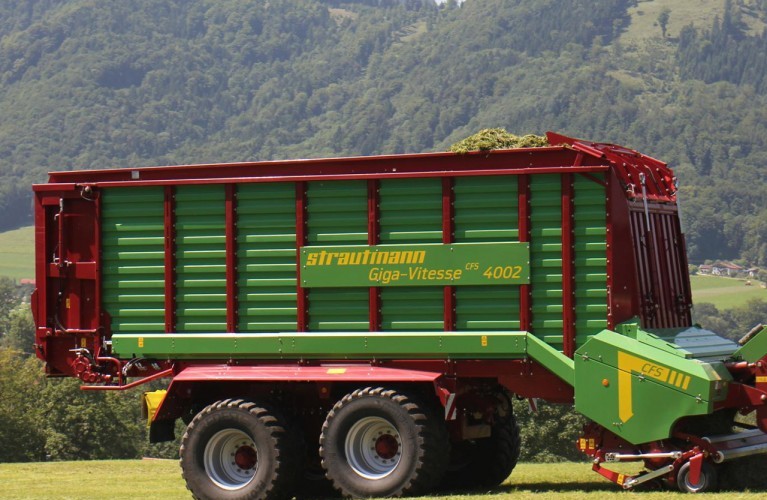 Przyczepa samozbierająca Strautmann Giga-Vitesse