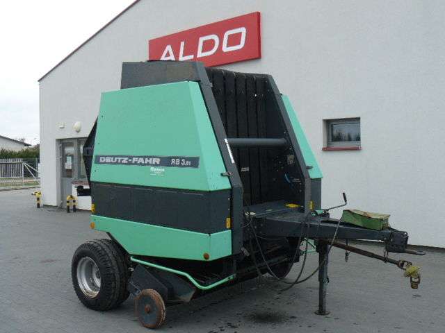 prasa rolująca pasowa deutz fahr rb 3.81