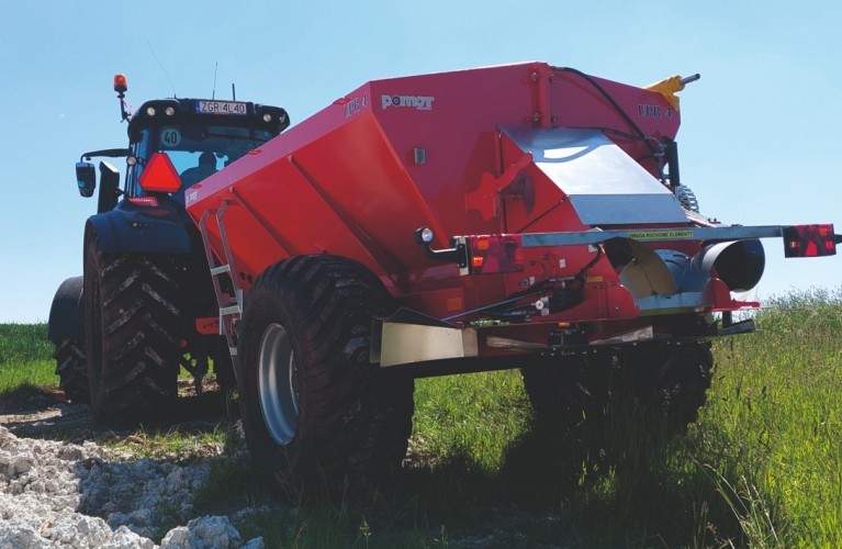 Pomot Chojna Uniwersalny rozsiewacz UPR 4