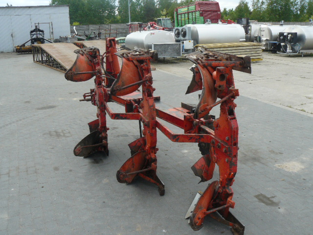 pług massey ferguson mf 265 , huard .