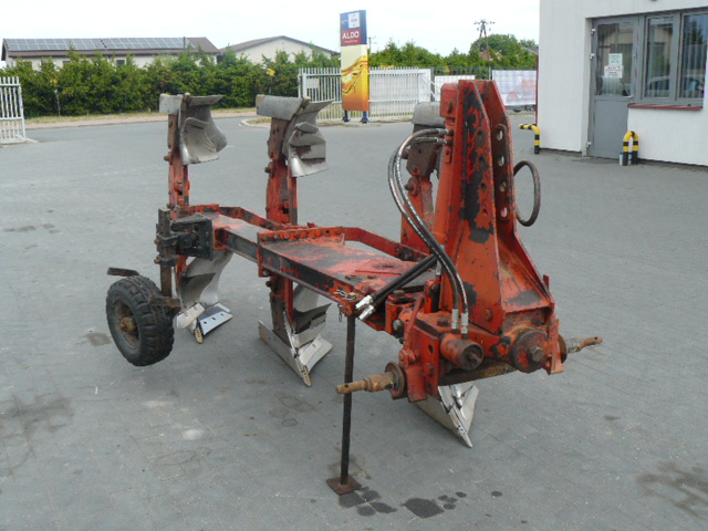 pług massey ferguson mf 265 , huard .