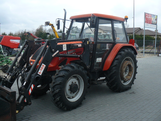 ciągnik rolniczy ursus 5714 z ładowaczem