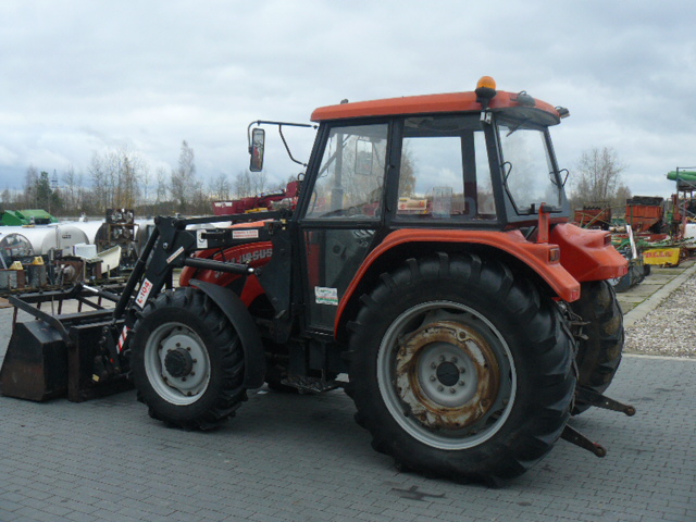 ciągnik rolniczy ursus 5714 z ładowaczem