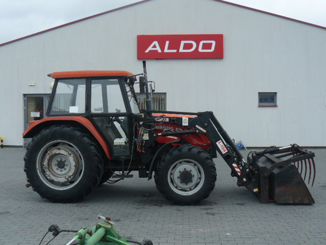 ciągnik rolniczy ursus 5714 z ładowaczem