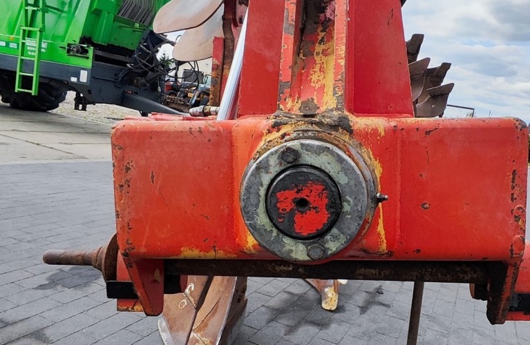 pług obracalny 4-skibowy massey ferguson tre65t