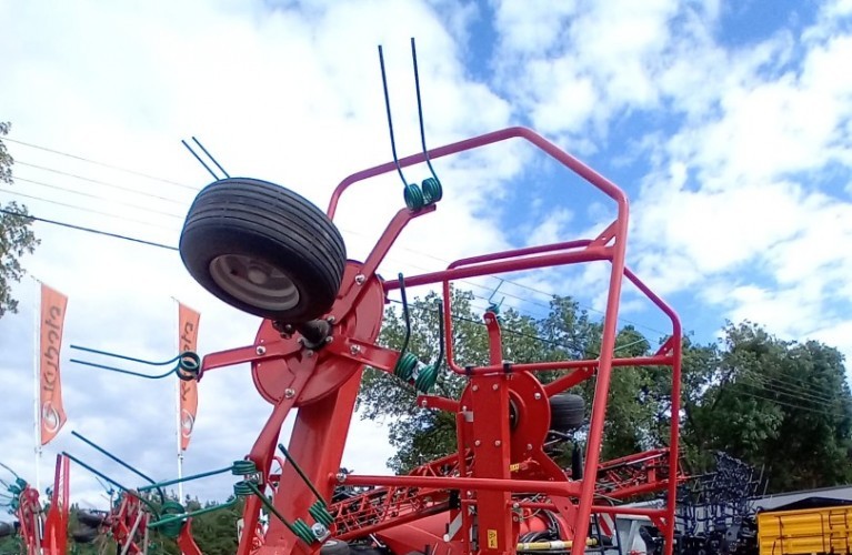 przetrząsacz zawieszany kverneland 8460