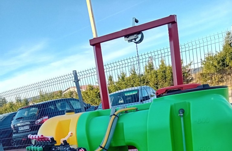 opryskiwacz promar 600 l