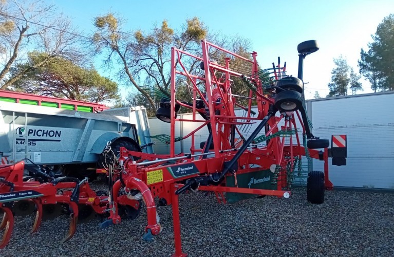 zgrabiarka 2 karuzelowa kverneland 9584c