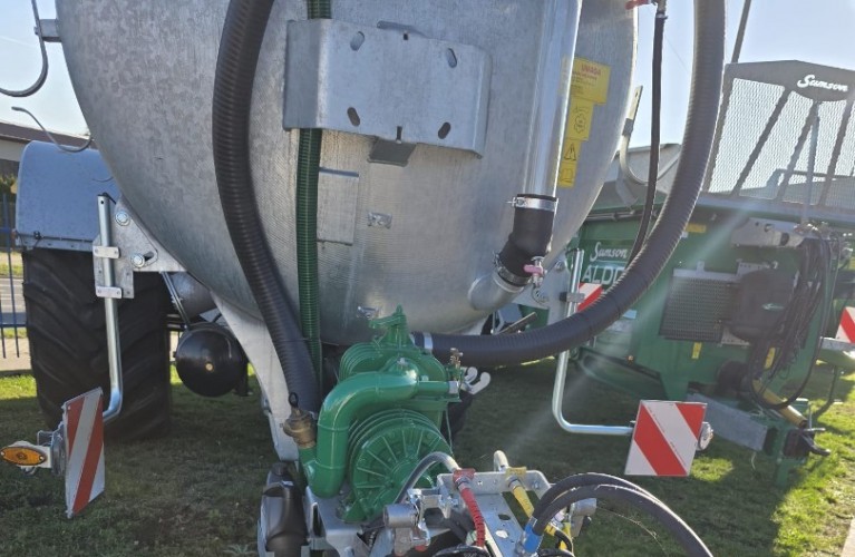 wóz asenizacyjny pichon tci 11350r