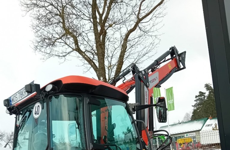 ciągnik rolniczy kubota m4-063