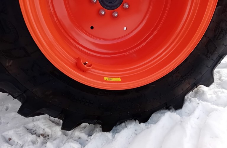 ciągnik rolniczy kubota m4-063