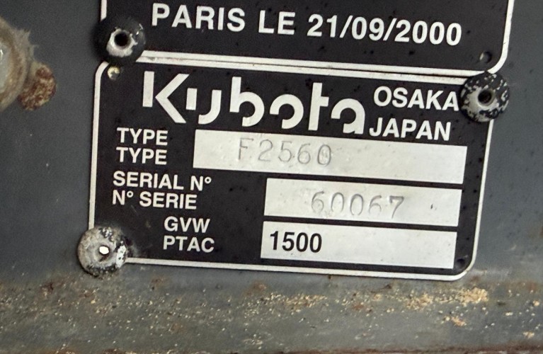 kubota f 2560 - profesjonalna kosiarka samojezdna – koszenie ze zbiorem pokosu i wysokim wysypem!