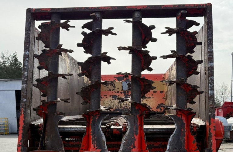 rozrzutnik obornika / przyczepa objętościowa brochard – 8 ton | 2001 rok | tandem