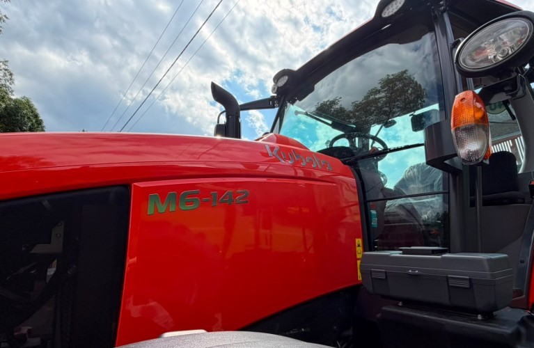 ciągnik rolniczy kubota m6-142 m3.1