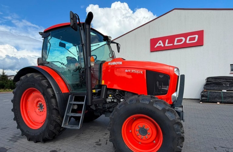 kubota m135gx – 2016 r. | amortyzowana oś | ehr | 3 pary hydrauliki